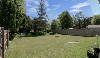1738 N ERB St, Appleton, WI 54911