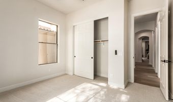 940 W MACAW Dr, Chandler, AZ 85286