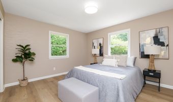 5445 E 72nd Pl, Indianapolis, IN 46250
