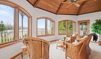 536 E Shore Dr, Adirondack, NY 12808