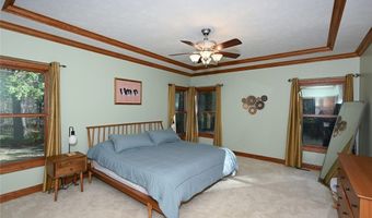 679 Deep Woods Dr, Aurora, OH 44202