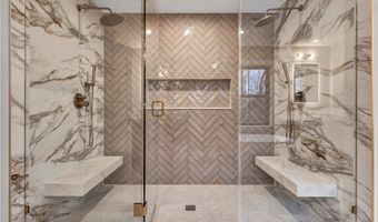 690 Club Dr W, Aurora, OH 44202