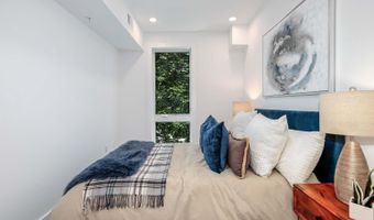 2601 30TH St NE 11, Washington, DC 20018