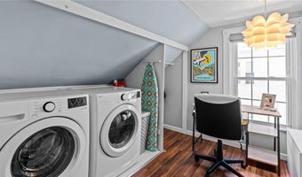 50 Charles St, Bristol, RI 02809