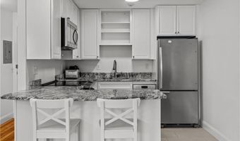 401 Bellevue Ave 214, Newport, RI 02840
