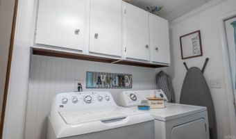 749 State Highway HH, Alton, MO 65606