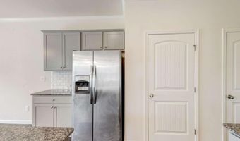 6808 Lake Overlook Ln, Flowery Branch, GA 30542