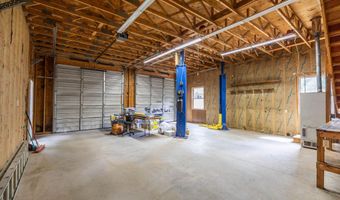 77 Knowles Rd, Belgrade, ME 04917