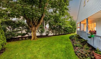 2 Windsor Ct, Amityville, NY 11701