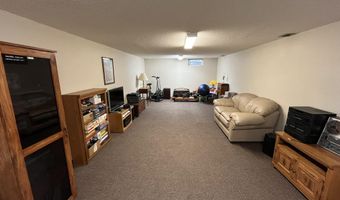 1210 N 4th St, Aberdeen, SD 57401