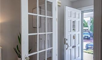 29 OLNEY Ave, North Providence, RI 02911