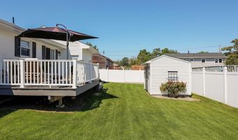 28 Birch St, Beachwood, NJ 08722