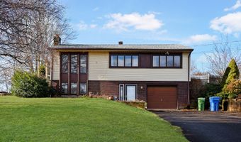 15 Winthrop Blvd, Cromwell, CT 06416