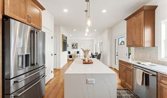 41 Burnett Rd, Warwick, RI 02889