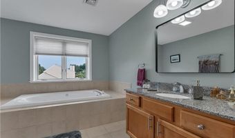80 Fisher Rd 77, Cumberland, RI 02864