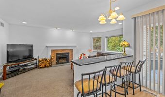 100 Pondview Ln, Bristol, CT 06010