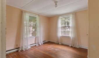 11 Namcook Rd, Narragansett, RI 02882