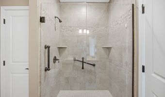 2420 3rd Ave SE, Altoona, IA 50009