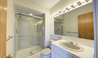 3682 Tanglewood Ct, Ann Arbor, MI 48105