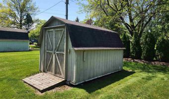 1066 W Water St, Berne, IN 46711