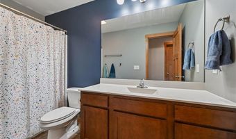 612 Deer Ridge Dr, Atkins, IA 52206