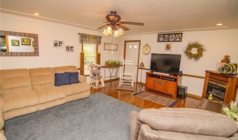 218 High St, Amsterdam, OH 43903