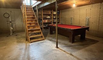 105 S 6th St, Albia, IA 52531