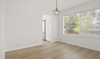 196 Mariposa Dr, Camarillo, CA 93012