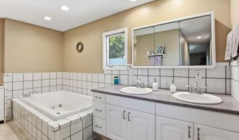 765 E Main St, Anoka, MN 55303