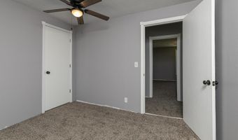 827 S Griffith Ave, Aurora, MO 65605