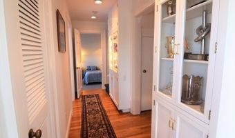 35 Chastellux Ave J, Newport, RI 02840