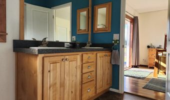 87882 AUCTION BARN Ln, Bandon, OR 97411