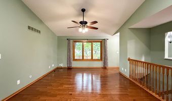 5327 Norris St, Ames, IA 50014