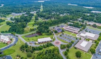 6101 Misty Valley Dr SE, Acworth, GA 30102