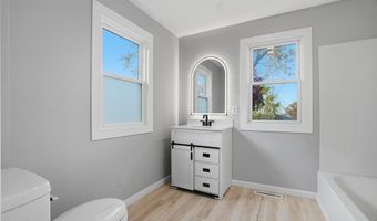 949 E 6th St, Ashtabula, OH 44004