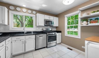 2012 N Yale Ave, Arlington Heights, IL 60004