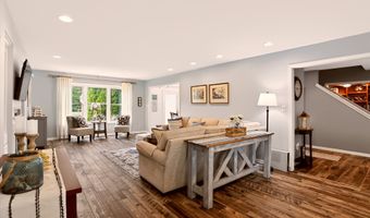 1555 Connemara Rd, Indianapolis, IN 46217