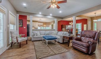 8900 Hinkson Rd, Benton, AR 72019
