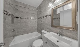 1614 R St SE, Washington, DC 20020