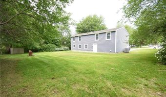 92 Trout Dr, Middletown, RI 02842