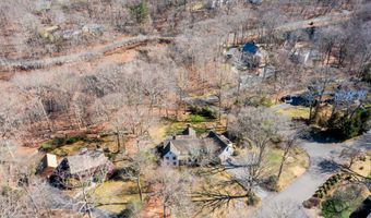 150 N Old Stone Bridge Rd, Cos Cob, CT 06807