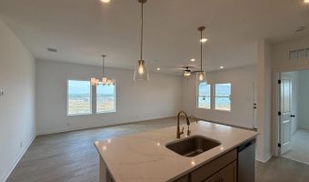 120 Peeps Ct, Adkins, TX 78101