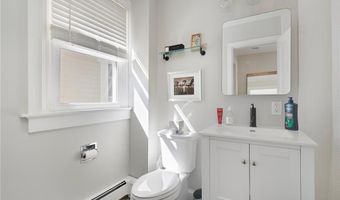 109 Church St 3, Newport, RI 02840