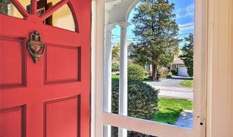 119 Alfred Drowne Rd, Barrington, RI 02806