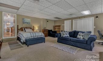 5 Fairway Dr, Arden, NC 28704