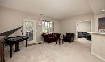 1468 Fox Pointe Cir, Ann Arbor, MI 48108
