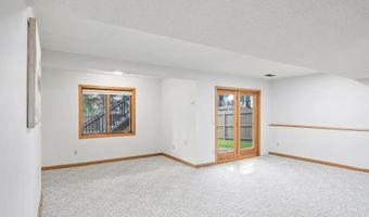 14806 Hallmark Dr, Apple Valley, MN 55124