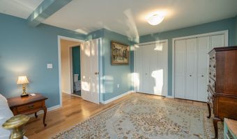 5 Shore Dr, Branford, CT 06405