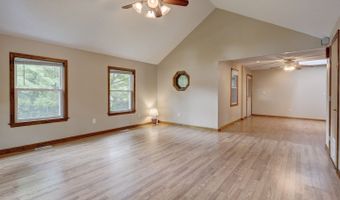 1 A Heritage Rd, Columbia, CT 06237
