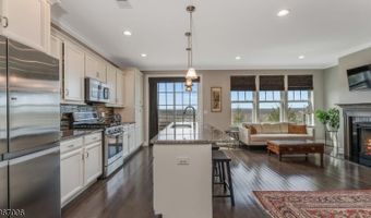 5 Blazingstar Way, Allamuchy Twp., NJ 07840